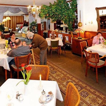 ホテルGoldener Apfel ケーヴェラアー エクステリア 写真